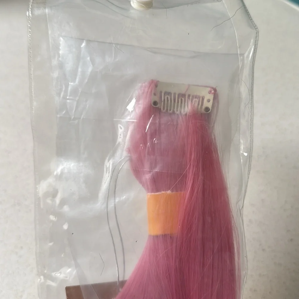 OneDor pink 23” clip in hair extensions set of 10 NEW